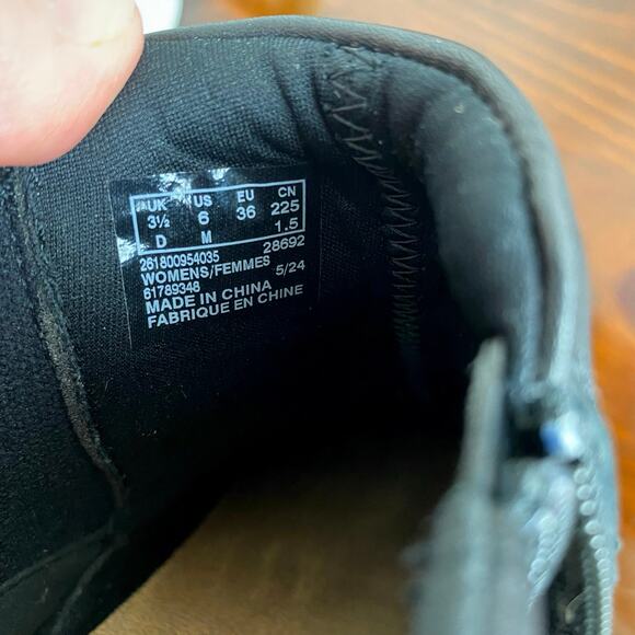 Clarks Women's Collection Black Leather Ellowyn Strap Boots Size 6 New - Picture 10 of 13